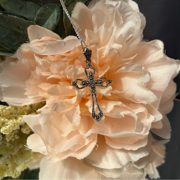 Marcasite Cross Set in Sterling Silver and on a Sterling Silver Chain - Picture 9 of 13